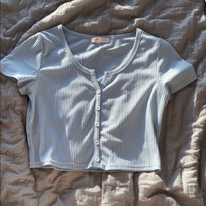 BLUE RIBBED CROPPED TEE